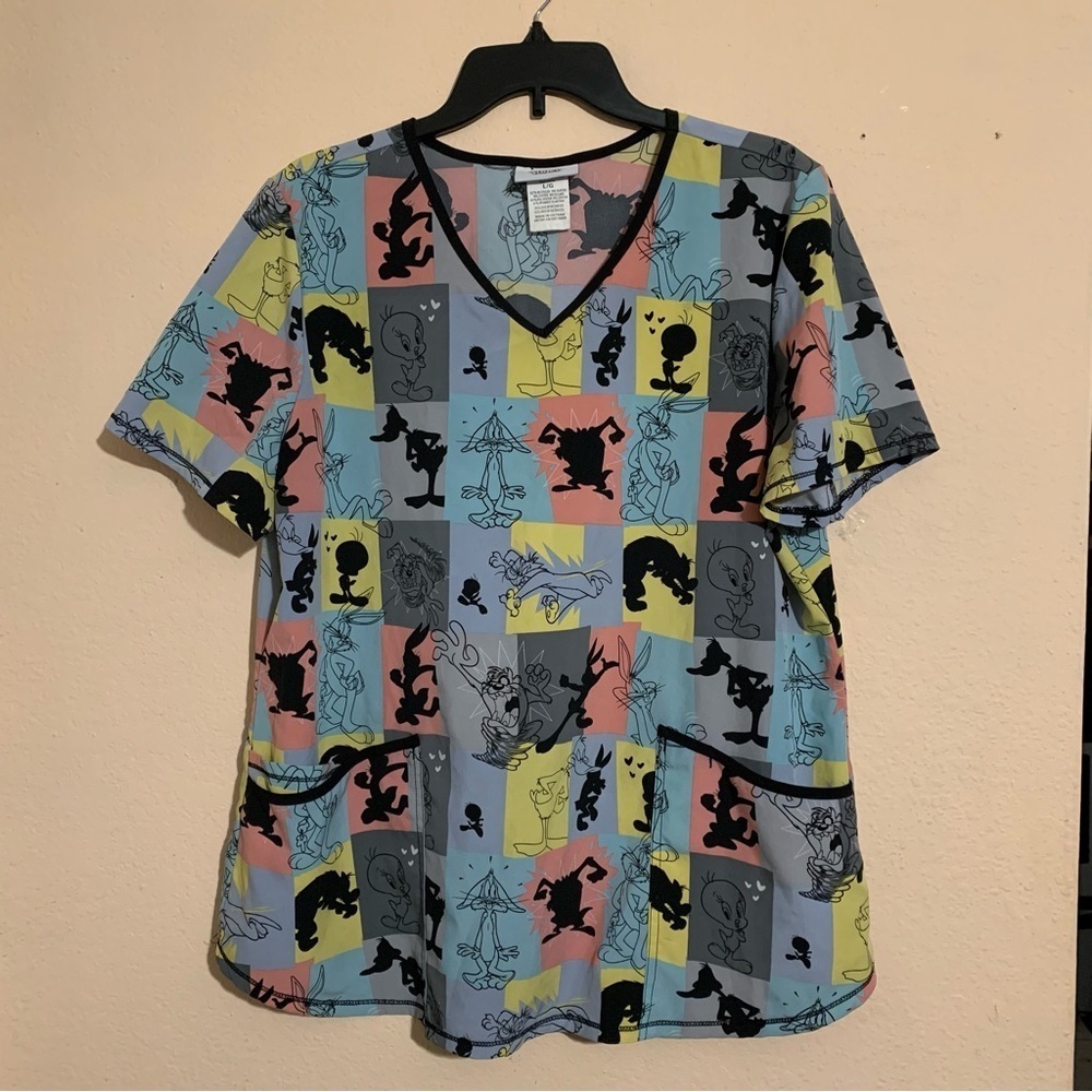 Looney Tunes V-neck Scrub Top Women's Size L Nurse Doctor Healthcare